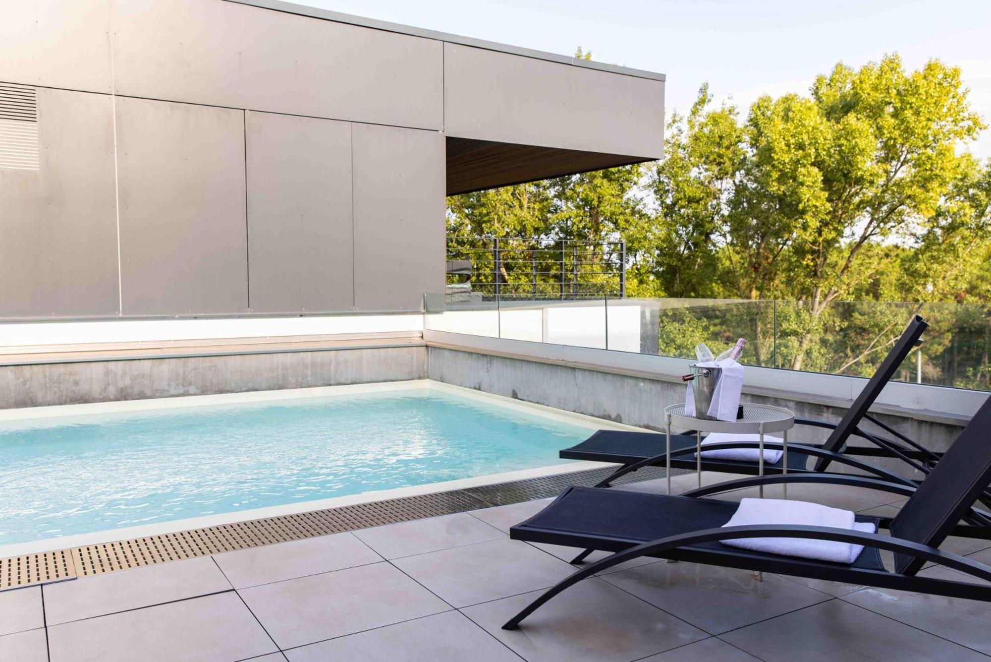 Hotel Live Bordeaux 3*
